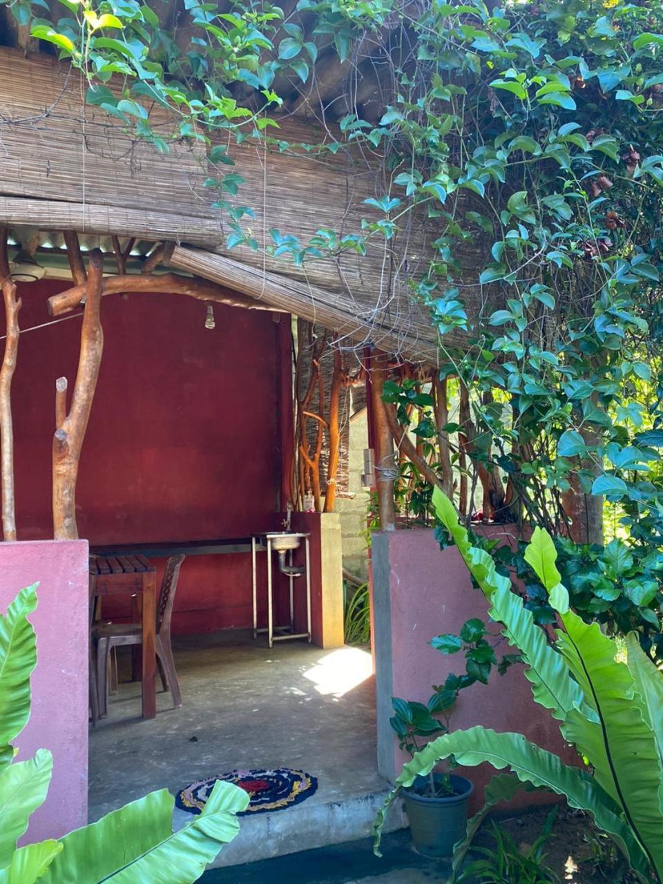 Wild Bee Safari Lodge Udawalawe Exterior photo